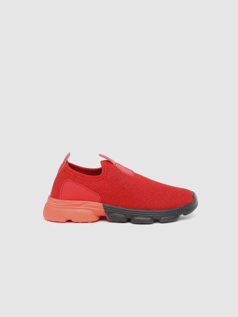 

YK Boys Red Textured Slip-On Sneakers