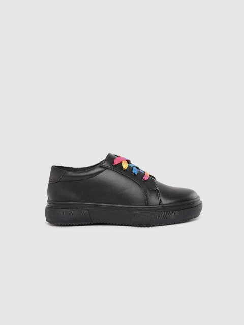

YK Kids Black Solid Sneakers
