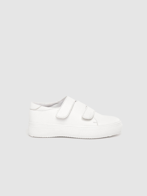 

YK Kids White Solid Sneakers