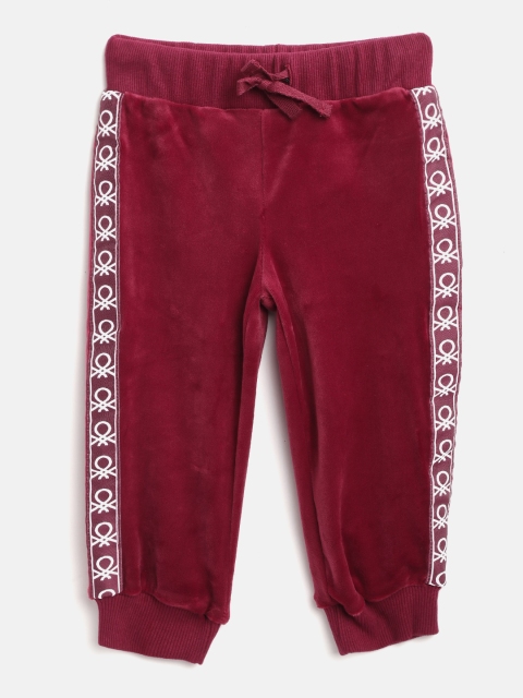 

United Colors of Benetton Girls Burgundy Solid Velvet Finish Joggers with Taping Detail