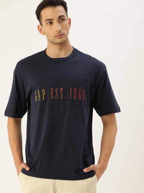 

GAP Men Navy Blue Printed Round Neck T-shirt