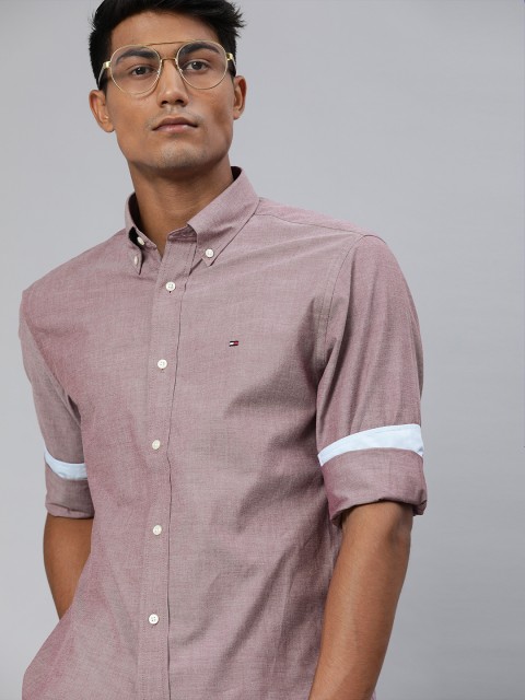 

Tommy Hilfiger Men Mauve Regular Fit Solid Casual Shirt
