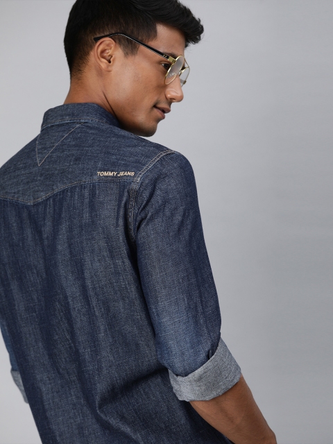 

Tommy Hilfiger Men Navy Blue Regular Fit Solid Casual Denim Shirt