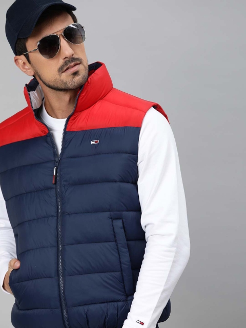 

Tommy Hilfiger Men Navy Blue & Red Colourblocked Padded Jacket