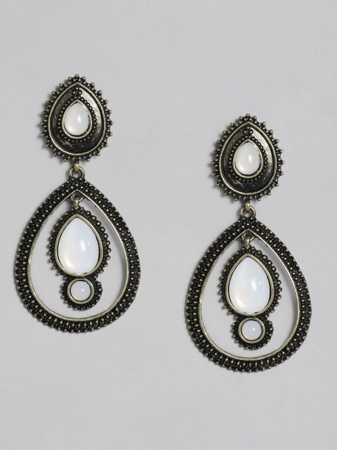 

DressBerry Bronze-Toned Antique Teardrop Shaped Drop Earrings