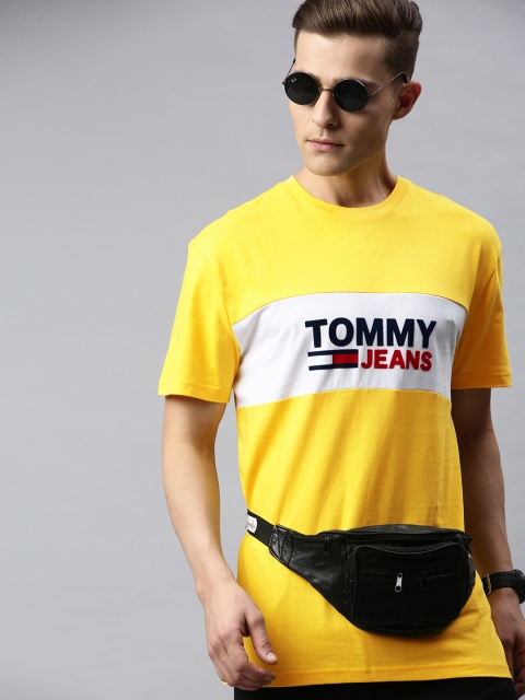 

Tommy Hilfiger Men Yellow Printed Round Neck Pure Cotton T-shirt