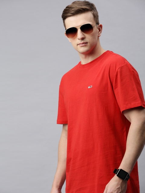 

Tommy Hilfiger Men Red Solid Round Neck Pure Cotton T-shirt