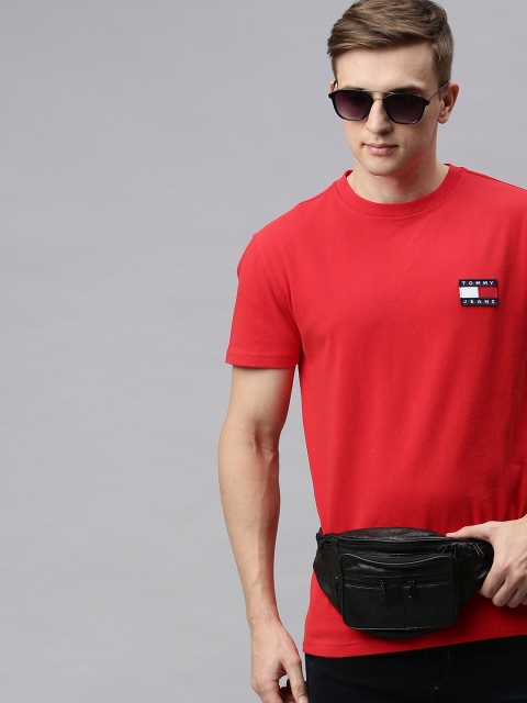 

Tommy Hilfiger Men Red Solid Round Neck T-shirt