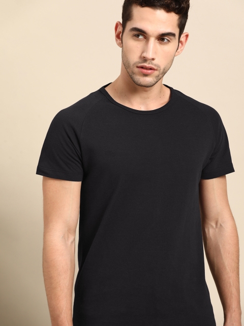 

ether Men Black Pure Cotton Solid Round Neck T-shirt