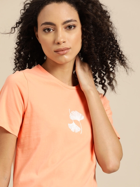 

ether Women Peach-Coloured & White Printed Round Neck T-shirt