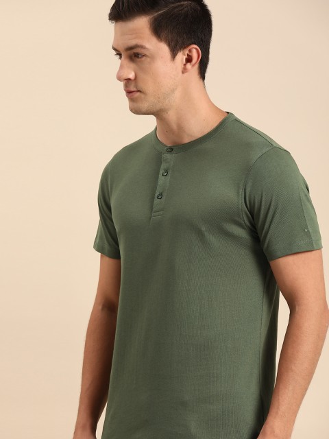 

ether Men Olive Green Solid Henley Neck T-shirt