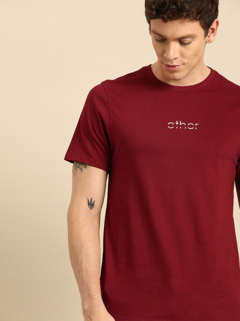 

ether Men Maroon Printed Round Neck T-shirt