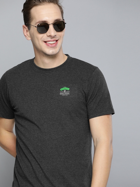 

HERE&NOW Men Charcoal Solid Round Neck T-shirt