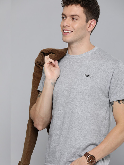 

HERE&NOW Men Grey Melange Solid Round Neck T-shirt