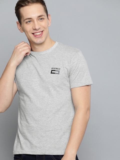 

HERE&NOW Men Grey Solid Round Neck T-shirt