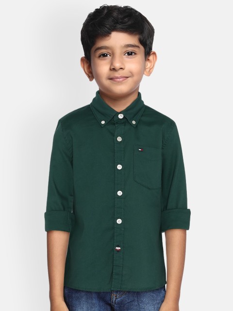 

Tommy Hilfiger Boys Green Regular Fit Solid Casual Shirt