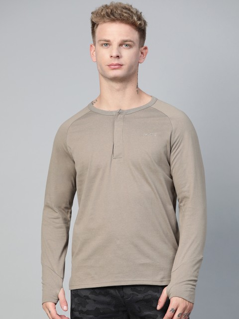 

Alcis Men Beige Solid Round Neck T-shirt