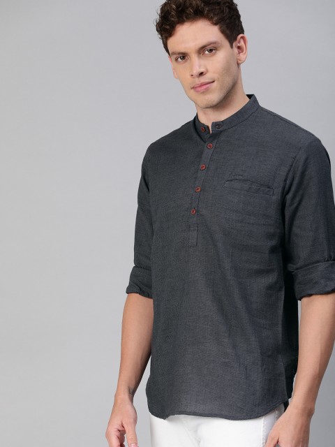 

SALWAR STUDIO Men Black & Grey Checked Straight Handloom Kurta