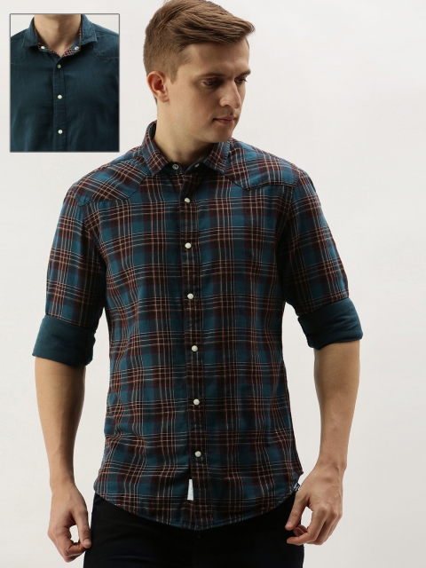 

PETER ENGLAND UNIVERSITY Men Teal Blue & Maroon Slim Fit Checked Reversible Casual Shirt
