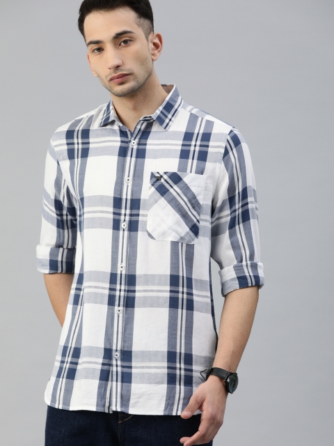 

THE BEAR HOUSE Men White & Blue Slim Fit Checked Casual Shirt