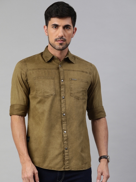 

THE BEAR HOUSE Men Beige Slim Fit Faded Casual Denim Shirt