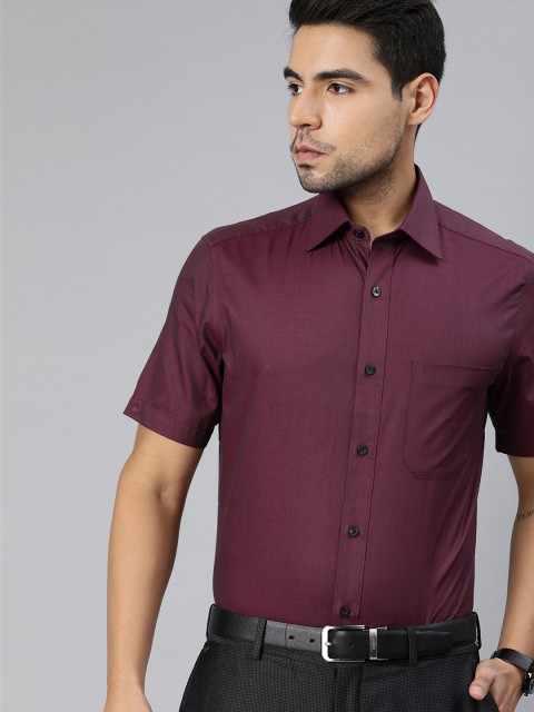 

Louis Philippe Men Maroon Regular Fit Solid Formal Shirt