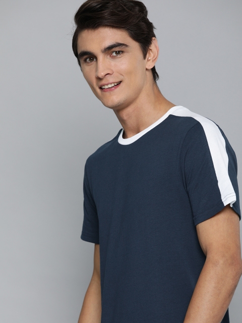 

Mast & Harbour Men Navy Blue Solid Round Neck T-shirt