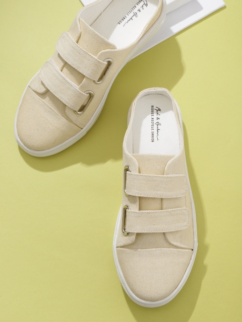 

Mast & Harbour Women Beige Solid Mules
