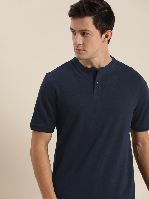 

INVICTUS Men Navy Blue Solid Mandarin Collar T-shirt