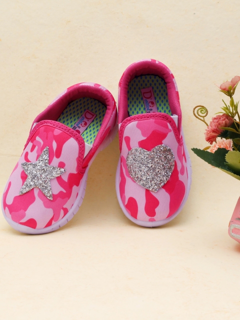 

DChica Girls Pink & White Camouflage Slip-On Sneakers