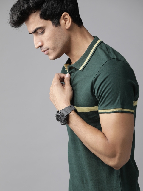 

Roadster Men Green Pure Cotton Solid Polo Collar T-shirt