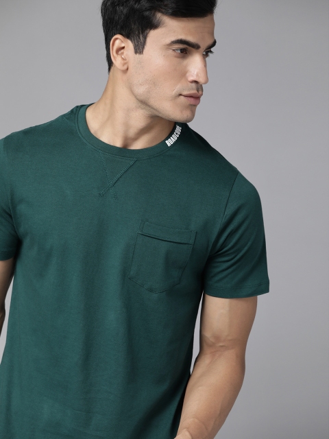 

Roadster Men Green Pure Cotton Solid Round Neck T-shirt