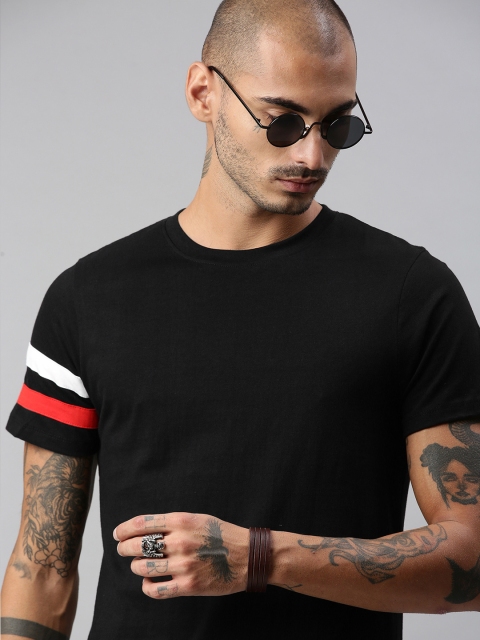 

Roadster Men Black Red Solid Pure Cotton T-shirt