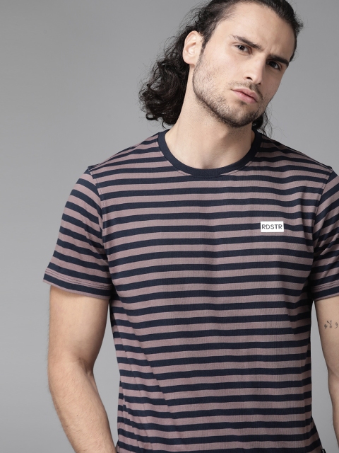 

Roadster Men Navy Blue & Mauve Striped Round Neck T-shirt