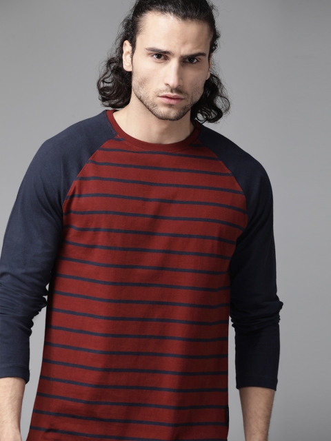 

Roadster Men Maroon & Navy Blue Pure Cotton Striped Round Neck T-shirt