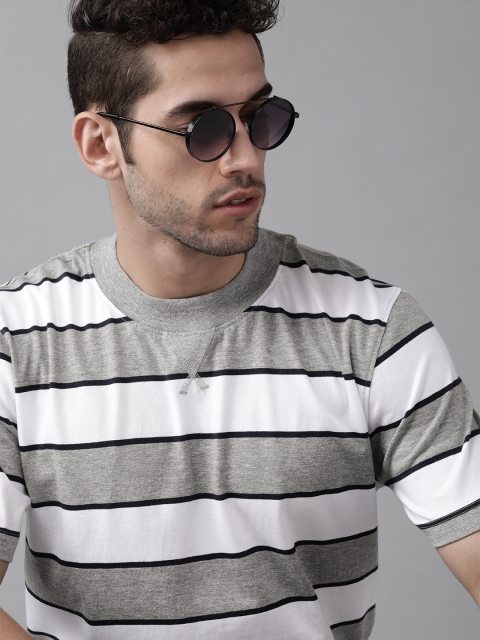 

Roadster Men White & Grey Melange Striped Pure Cotton Round Neck T-shirt