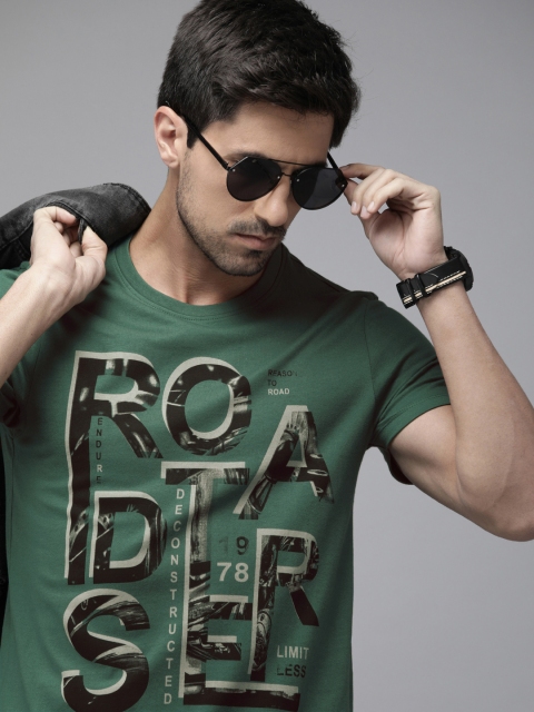 

Roadster Men Green & Black Printed Round Neck T-shirt