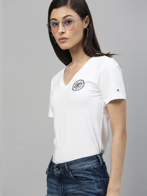 

Tommy Hilfiger Women White Printed V-Neck T-shirt
