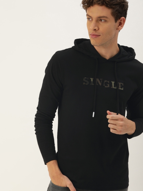 

SINGLE Men Black Solid Hood T-shirt
