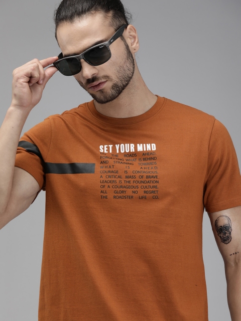 

Roadster Men Rust Orange Printed Round Neck T-shirt