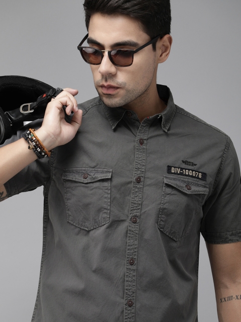 

Roadster Men Grey Regular Fit Solid Casual Shirt
