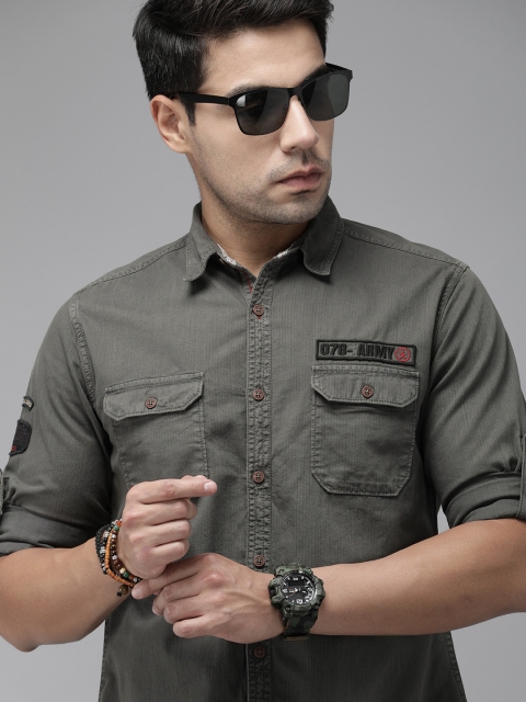 

Roadster Men Grey Regular Fit Solid Casual Shirt