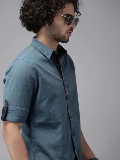 

Roadster Men Teal Blue Regular Fit Solid Casual Shirt