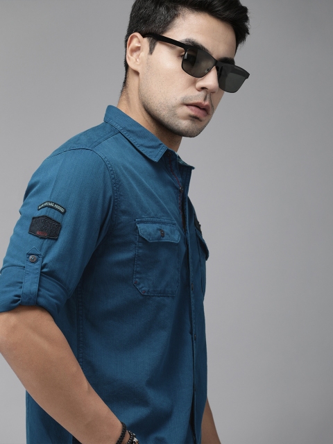 

Roadster Men Teal Regular Fit Solid Casual Shirt