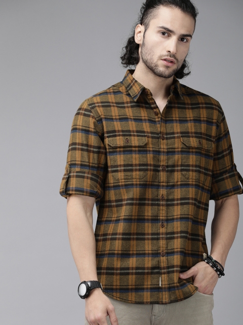 

Roadster Men Mustard Yellow & Black Regular Fit Checked Casual Shirt