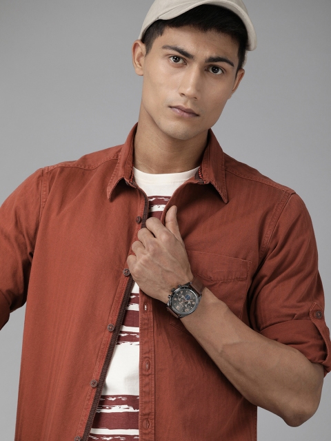 

Roadster Men Red Regular Fit Solid Casual Shirt