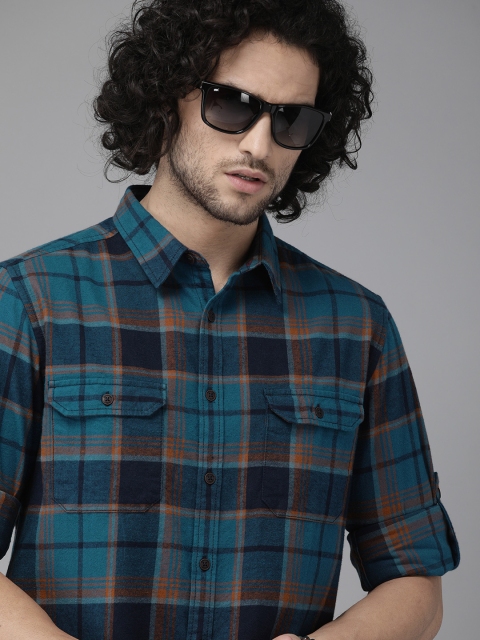 

Roadster Men Navy Blue & Black Flannel Regular Fit Checked Casual Shirt