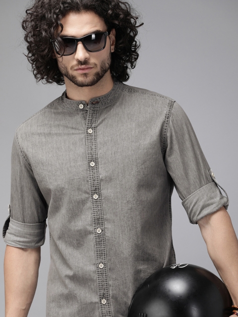 

Roadster Men Charcoal Grey Regular Fit Solid Casual Shirt