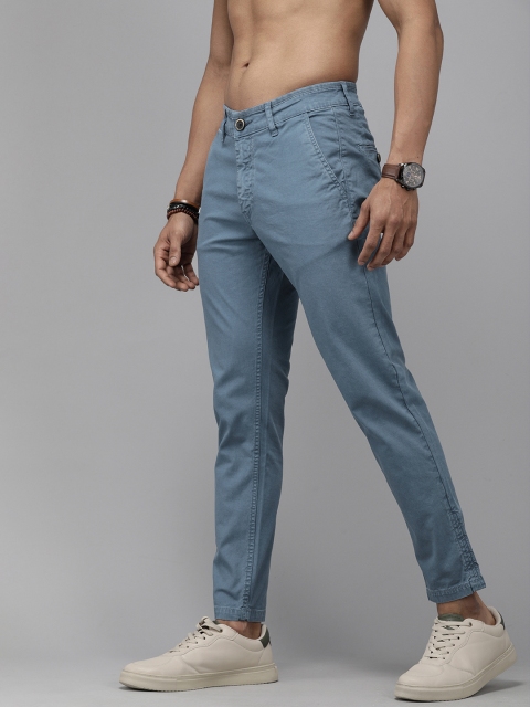 

Roadster Men Blue Tapered Fit Solid Regular Trousers