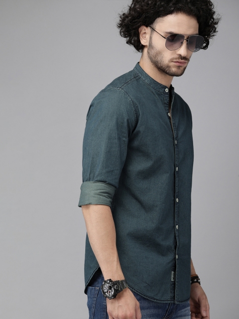 

Roadster Men Green Regular Fit Solid Casual Shirt